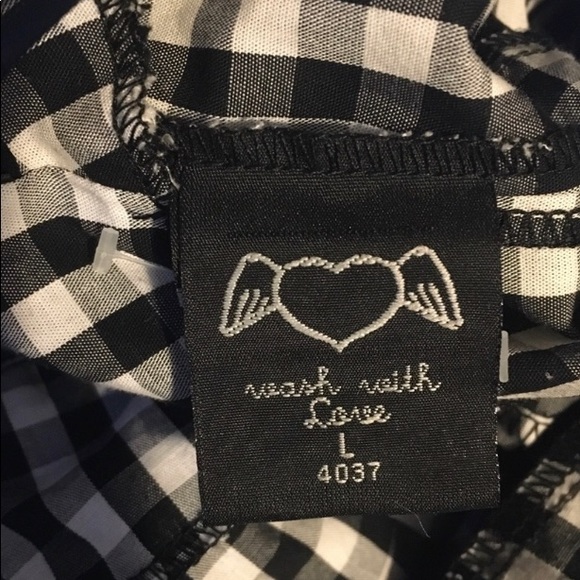 Beautiful hell bunny dress didn’t fit me right so selling it on here - Picture 3 of 4